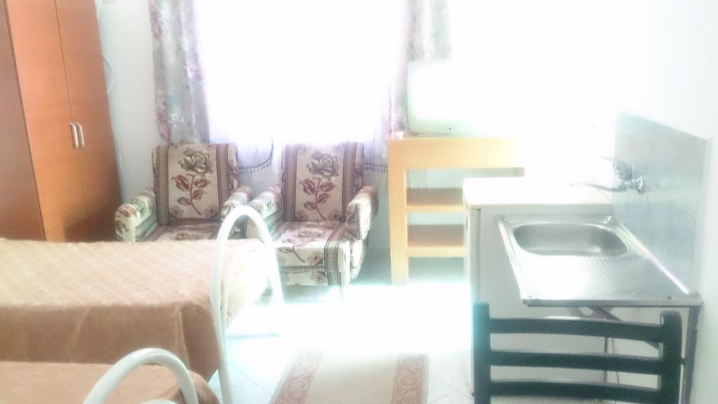 Gjirokastër Camping Late מראה חיצוני תמונה