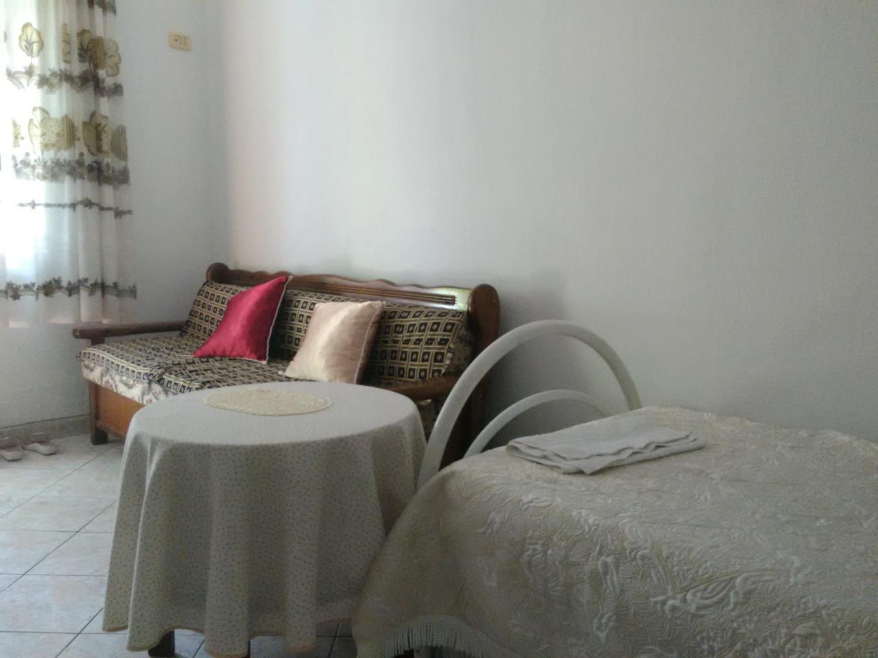 Gjirokastër Camping Late מראה חיצוני תמונה